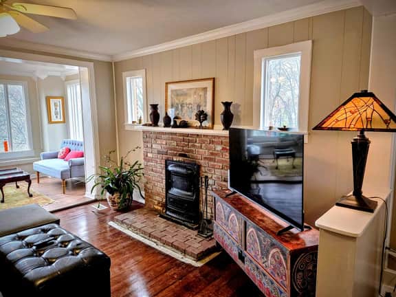 Historic Stone Cottage • River View • In Hardy - Image 4